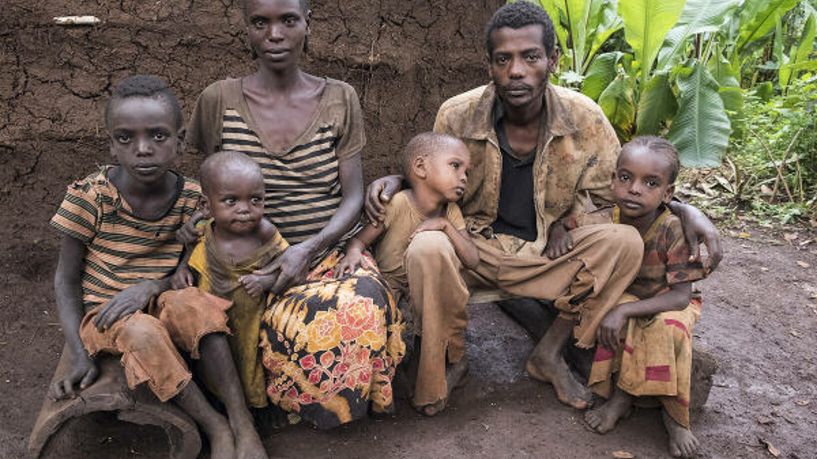 Abebe Gemade und Familie in Armut Äthiopien - Stiftung Menschen für Menschen