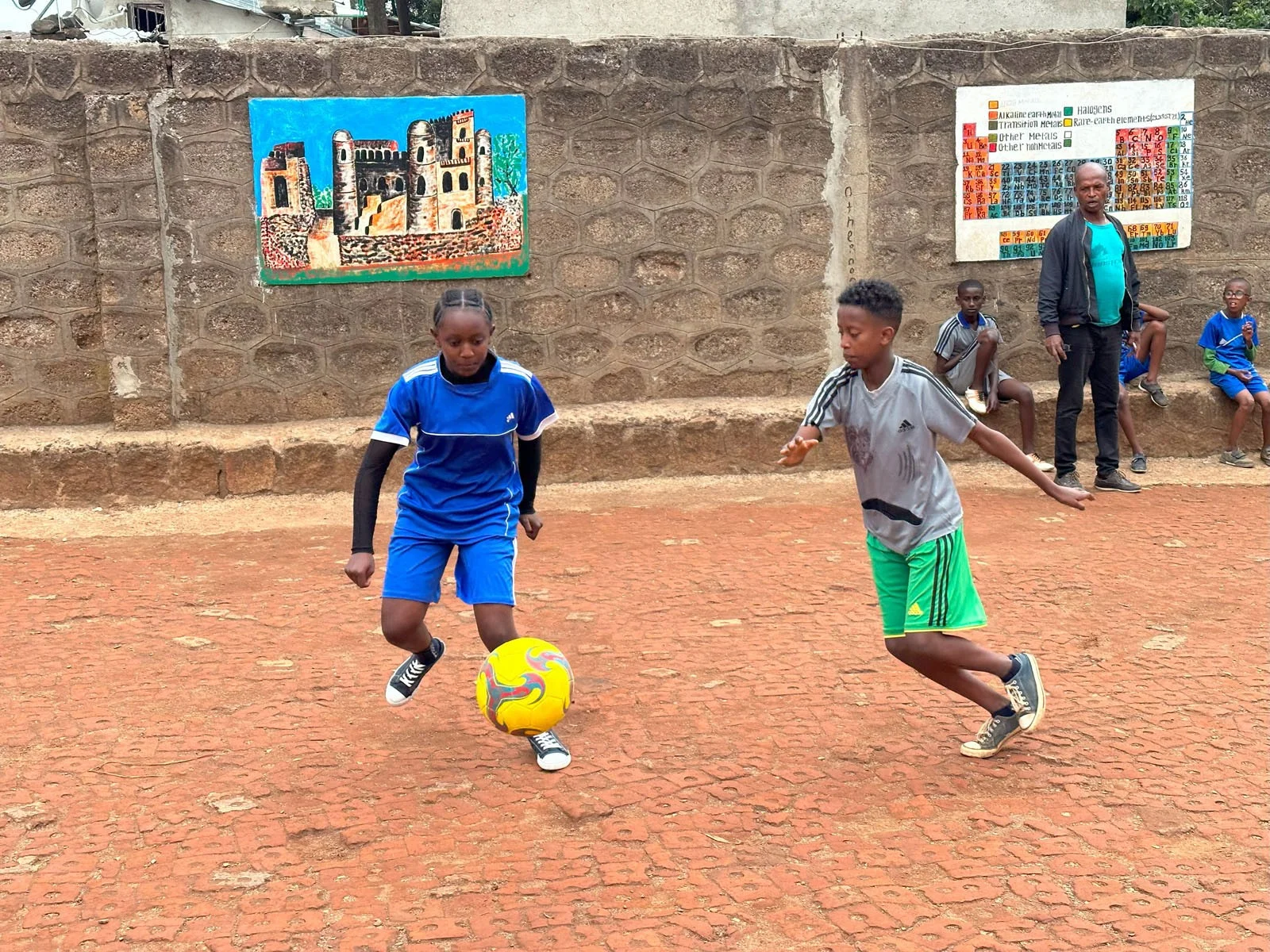 Berkume beim Fussball spielen