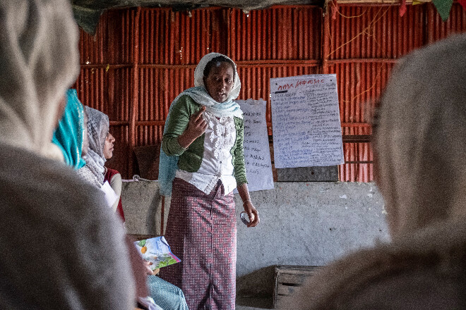 Schulung für Mikrokreditnehmerinnen in Äthiopien - Stiftung Menschen für Menschen