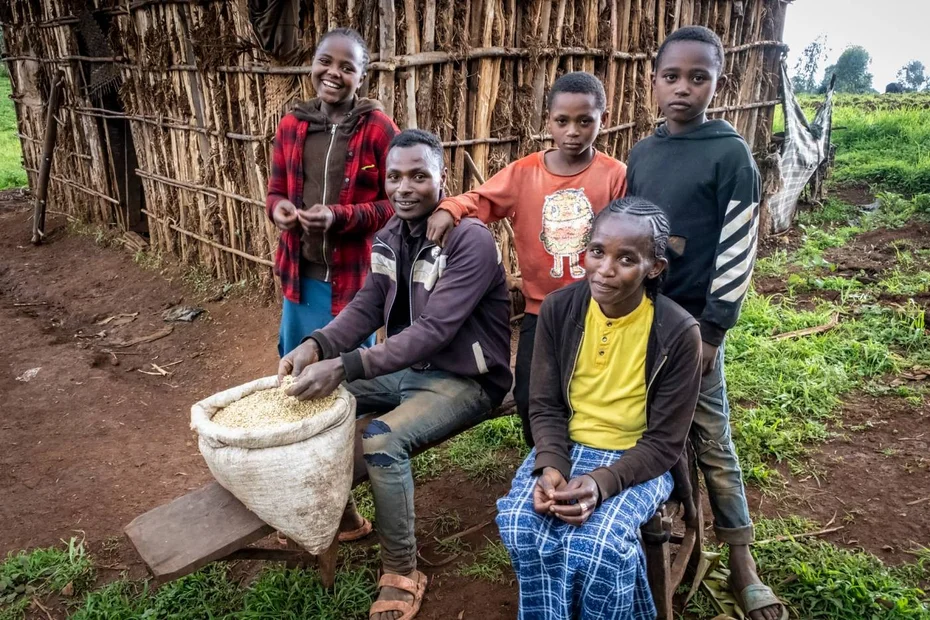 Bauer Addisu mit seiner Familie