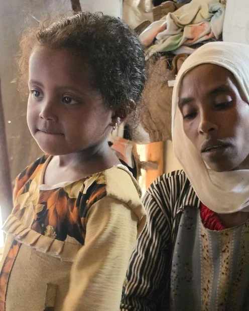 Vertriebene Mutter Teyibas in Haik