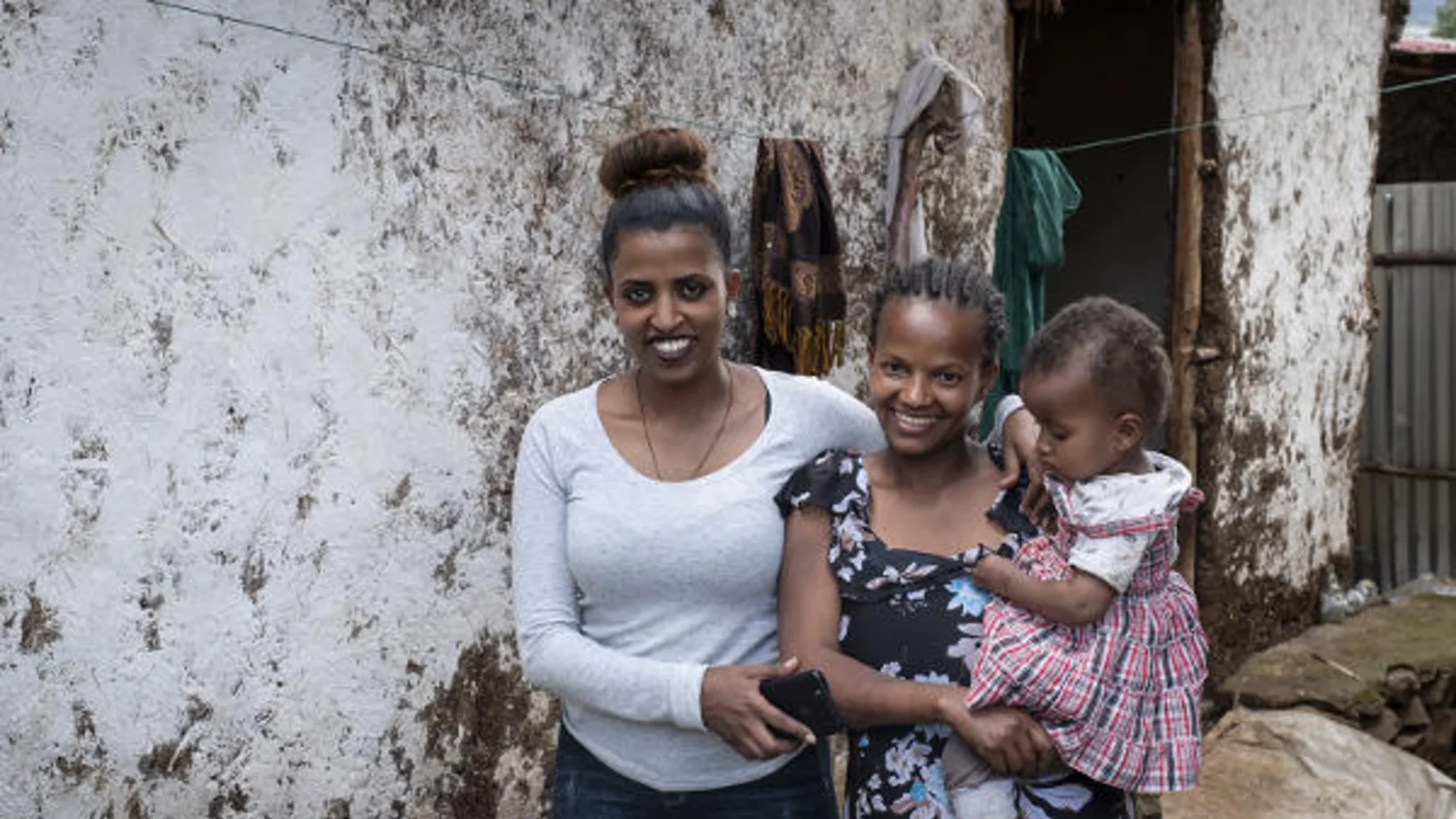 Mehr Power für die Frauen Hareg Yohannes mit Etenesh Yigzaw - Stiftung Menschen für Menschen