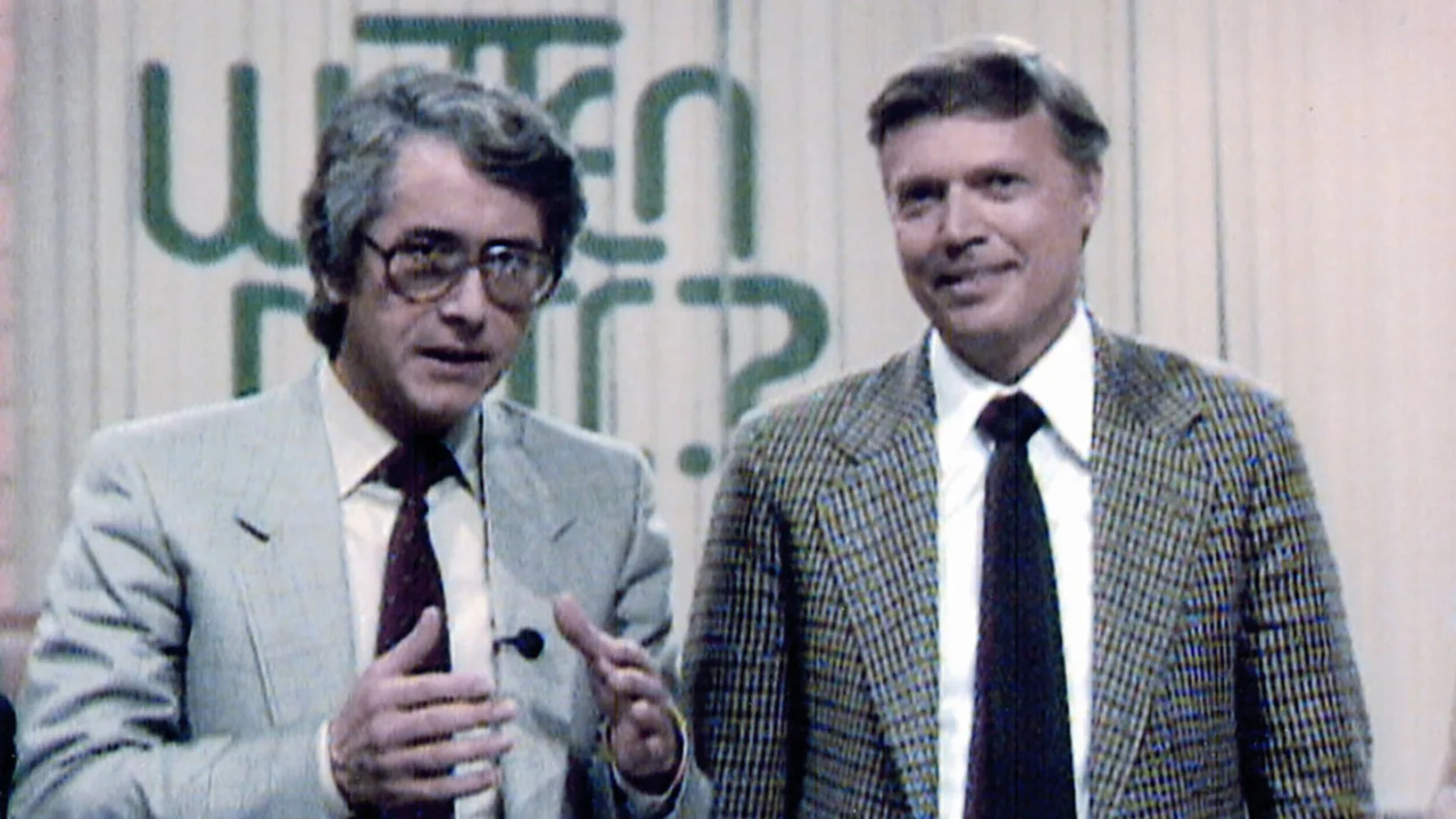 Karlheinz Böhm steht neben TV-Moderator Frank Elstner bei Wetten, dass...?