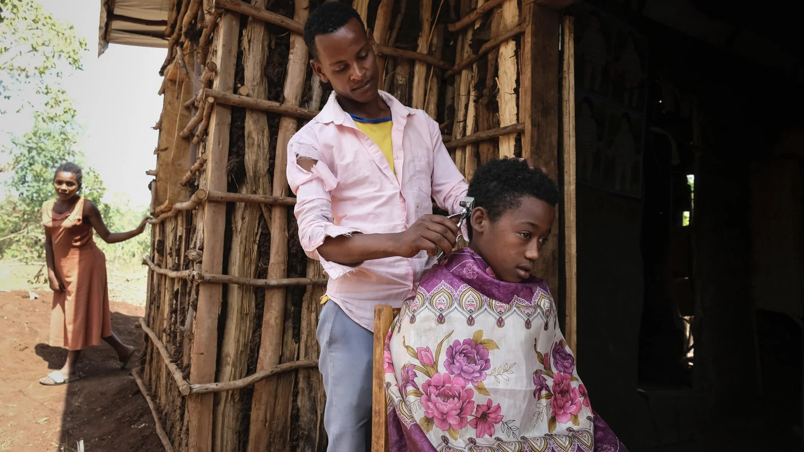 Petros cuts hair