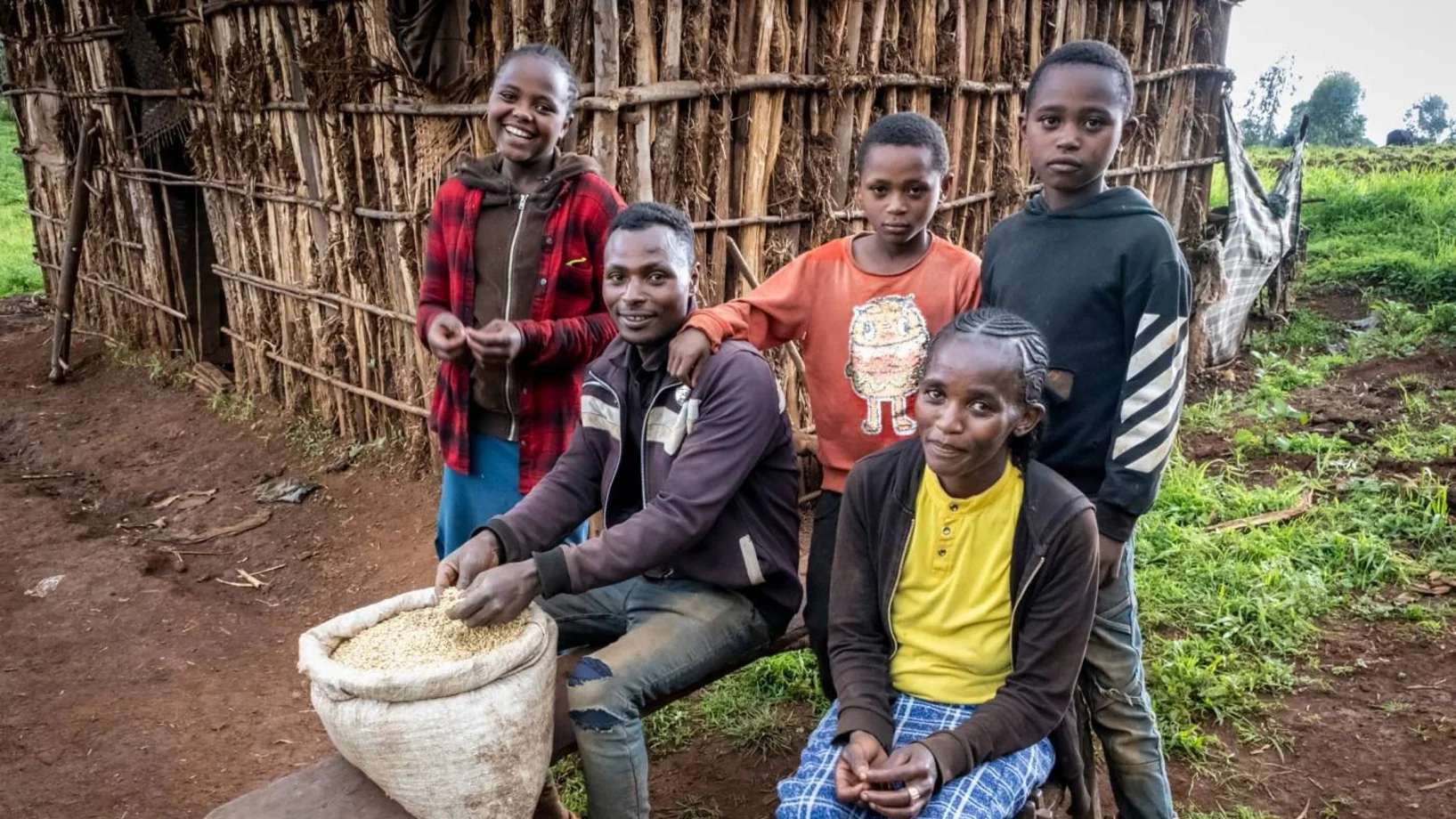 Bauer Addisu mit seiner Familie